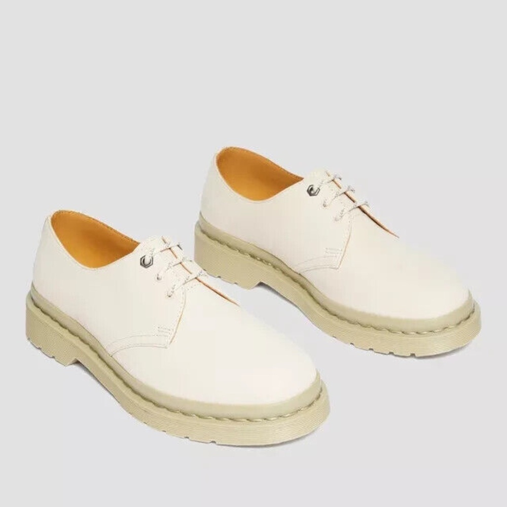 womens 8 Dr Martens Oxford Shoes 1461 Mono Milled Nubuck Leather Parchment Beige